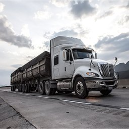 Polémica iniciativa en la cámara de Diputados por el transporte de Doble remolque.
